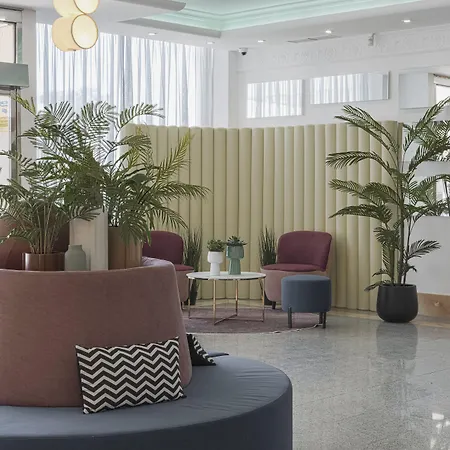 Urban Costa 4*